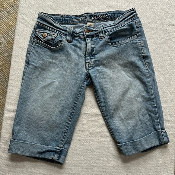 refuge Pants - Refuge Y2K Bermuda stretch denim shorts SZ 7